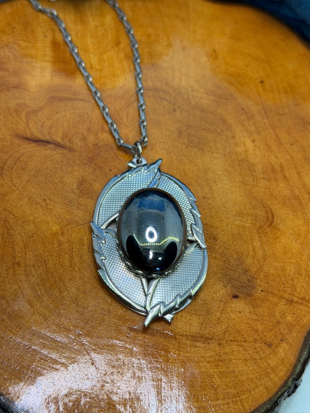 Vintage Genuine hematite pendant 24” chain